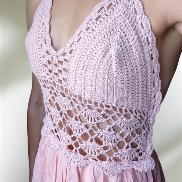 LilBetter Do It Better Peachy Pink Crochet Halter Open Back Maxi Dress Medium - Picture 10 of 16
